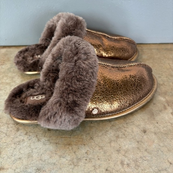 Ugg Copper Bronze Fuzzy Slippers Size 6 - Picture 6 of 9